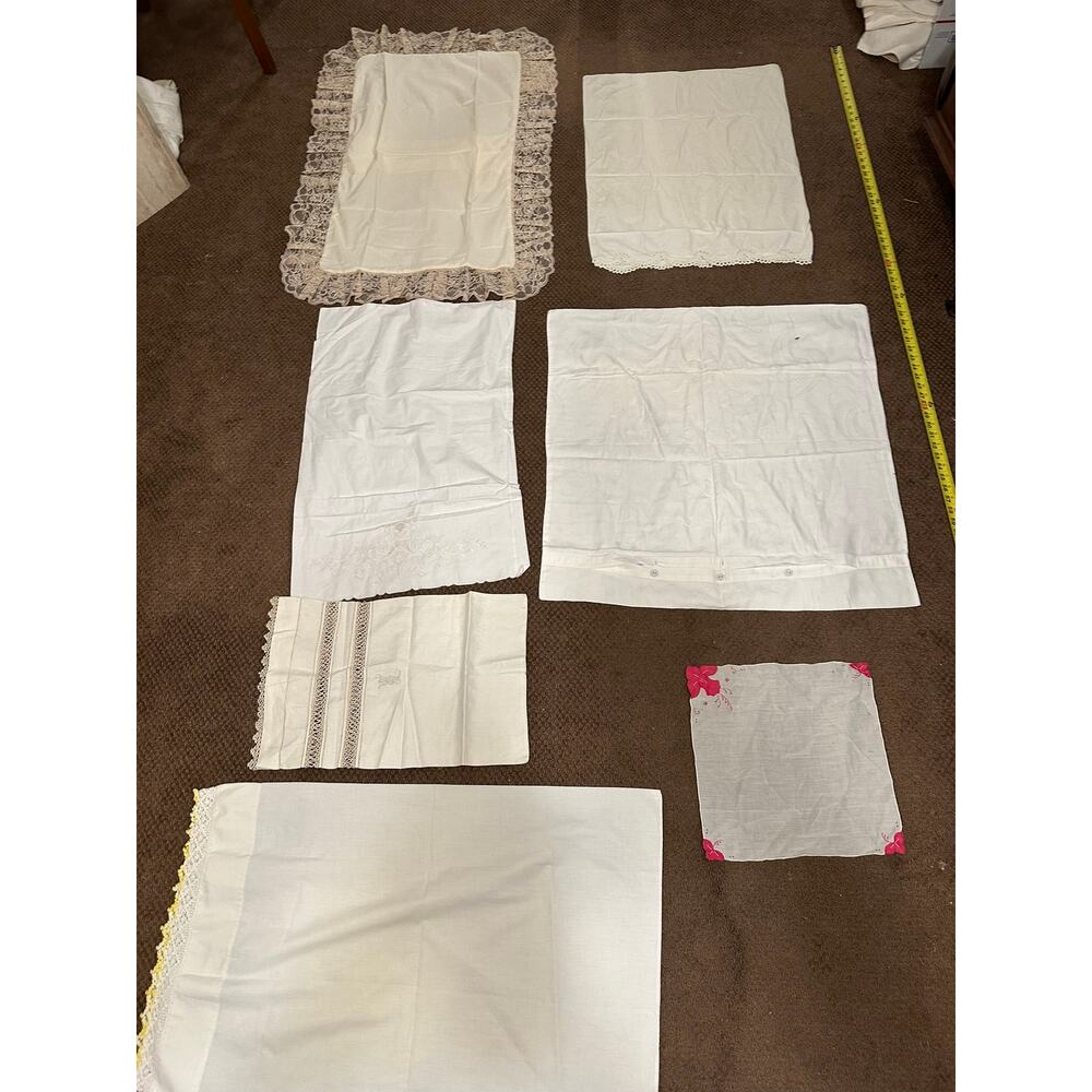 Vintage Linens Lot of 7  Pieces.